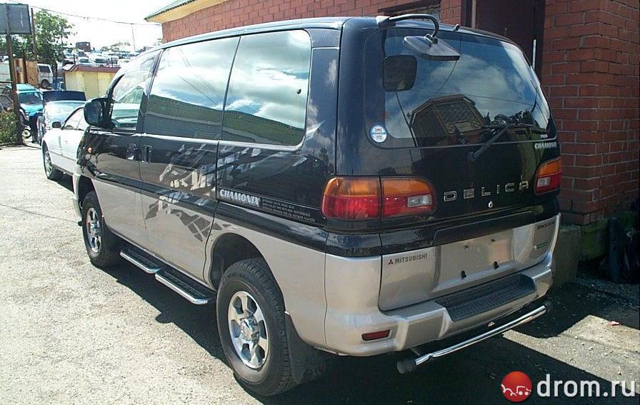 mitsubishi_delica_3735.jpg