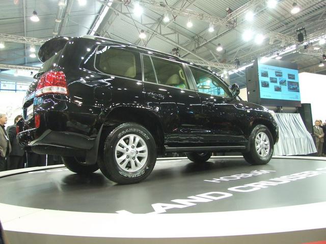 Toyota Land Cruiser 200 