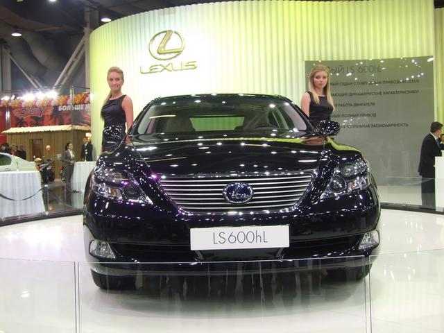 Lexus LS600hL 