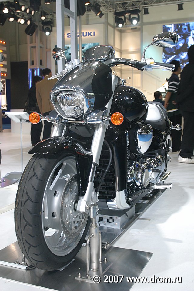 Suzuki Boulevard C109R 