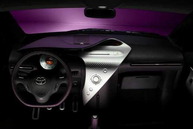 Toyota iQ Concept 