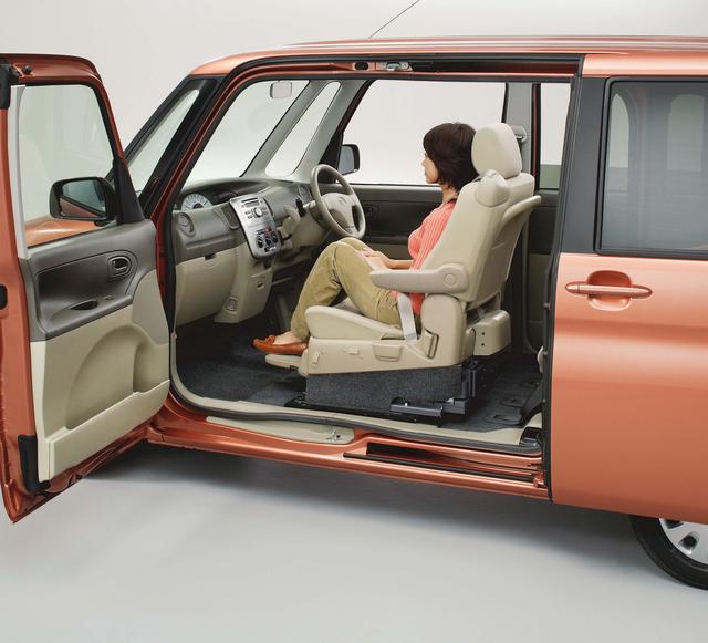 Daihatsu Tanto Welcome Seat 