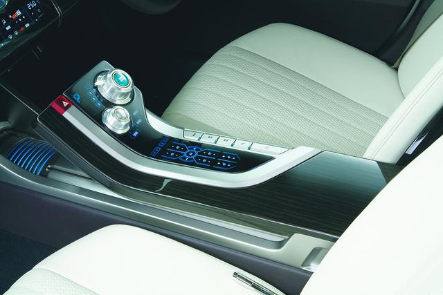 Mitsubishi ZT Concept 