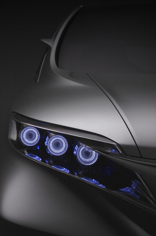 Lexus LF-Xh 