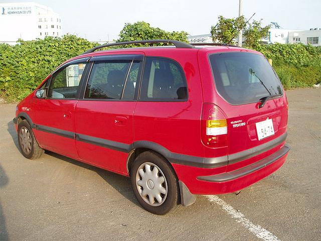 Subaru Traviq vs Opel Zafira 