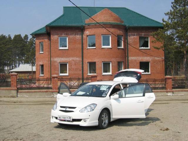 Toyota Caldina.