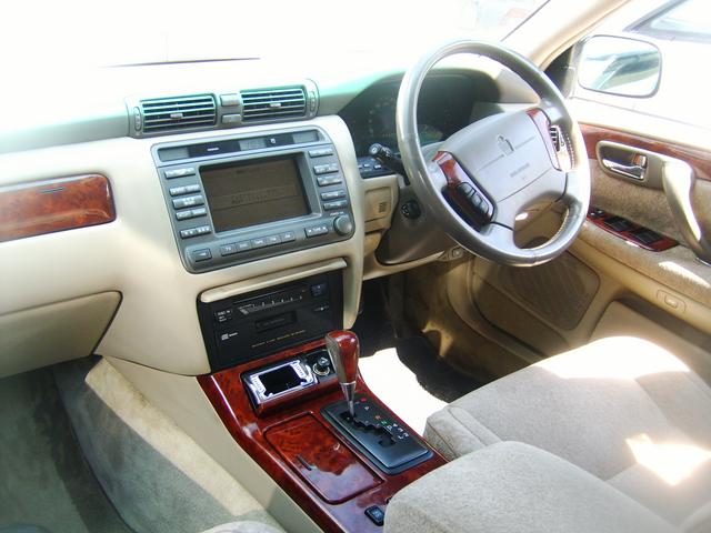 Toyota Crown Majesta 1999