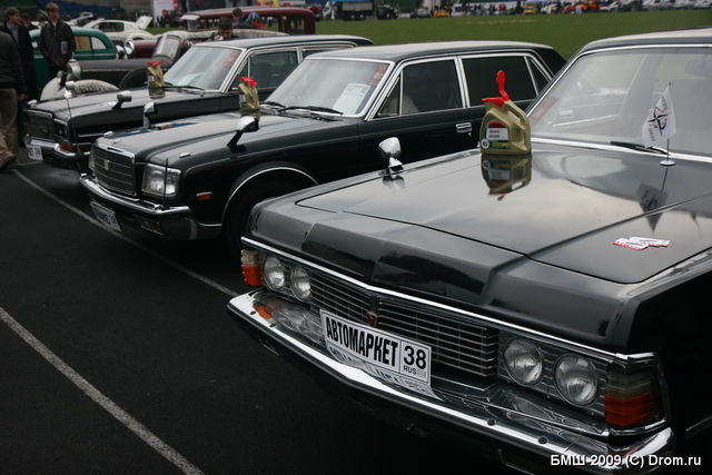 "", Toyota Century  Nissan President 