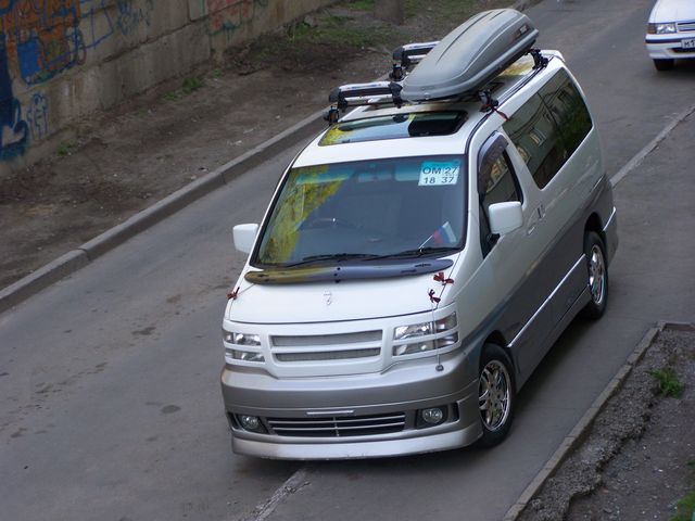 Nissan Elgrand e50