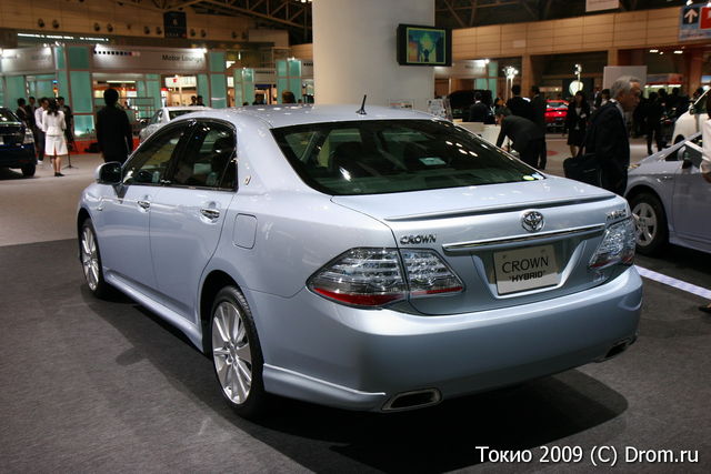 Toyota Crown Hybrid 