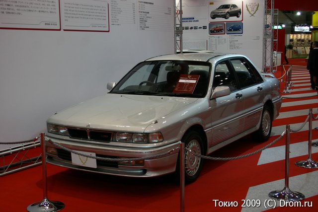 Mitsubishi Galant.   1987 .