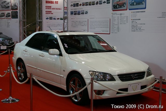 Toyota Altezza.   1999 .