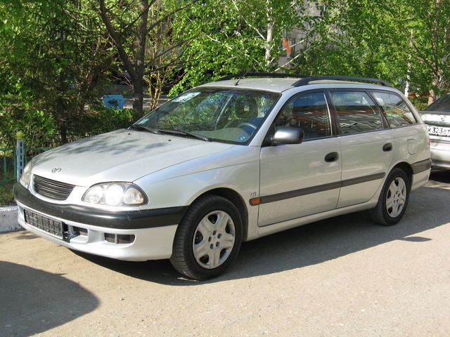 Toyota avensis 1998 универсал