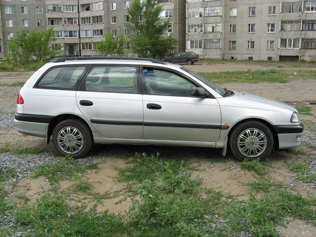 Дром универсал. Toyota Avensis 1998 универсал. Toyota Avensis 1998 1.8 универсал. Toyota Avensis 1998 универсал белый АТ. Тойота Авенсис универсал 2000 г.в..