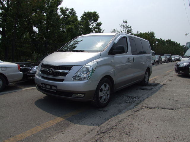 Hyundai Grand Starex 