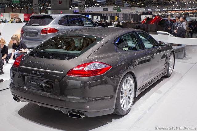 Porsche Panamera 4 Platinum Edition