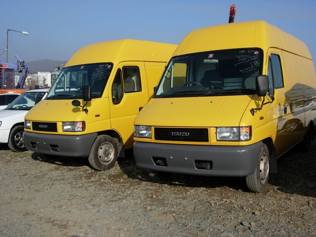 ISUZU ELF ROUTE VAN