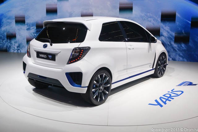 Toyota Yaris R Hybrid