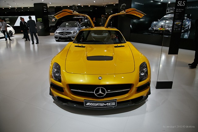 Mercedes Benz SLS AMG