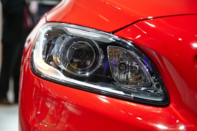 Volvo V60 R Design
