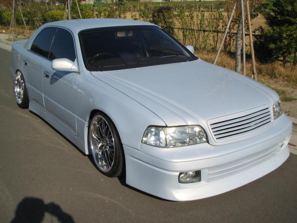 Crown MaJesta V8 