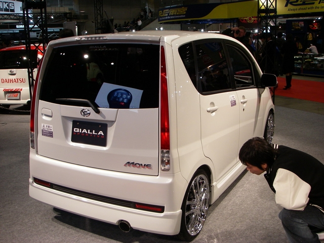 Daihatsu Move Gialla 