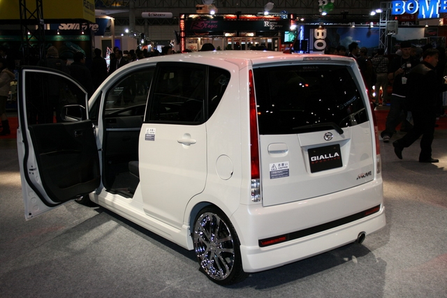 Daihatsu Move Gialla 