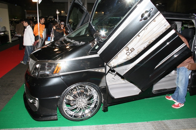 Toyota Alphard "DUB Edition" 